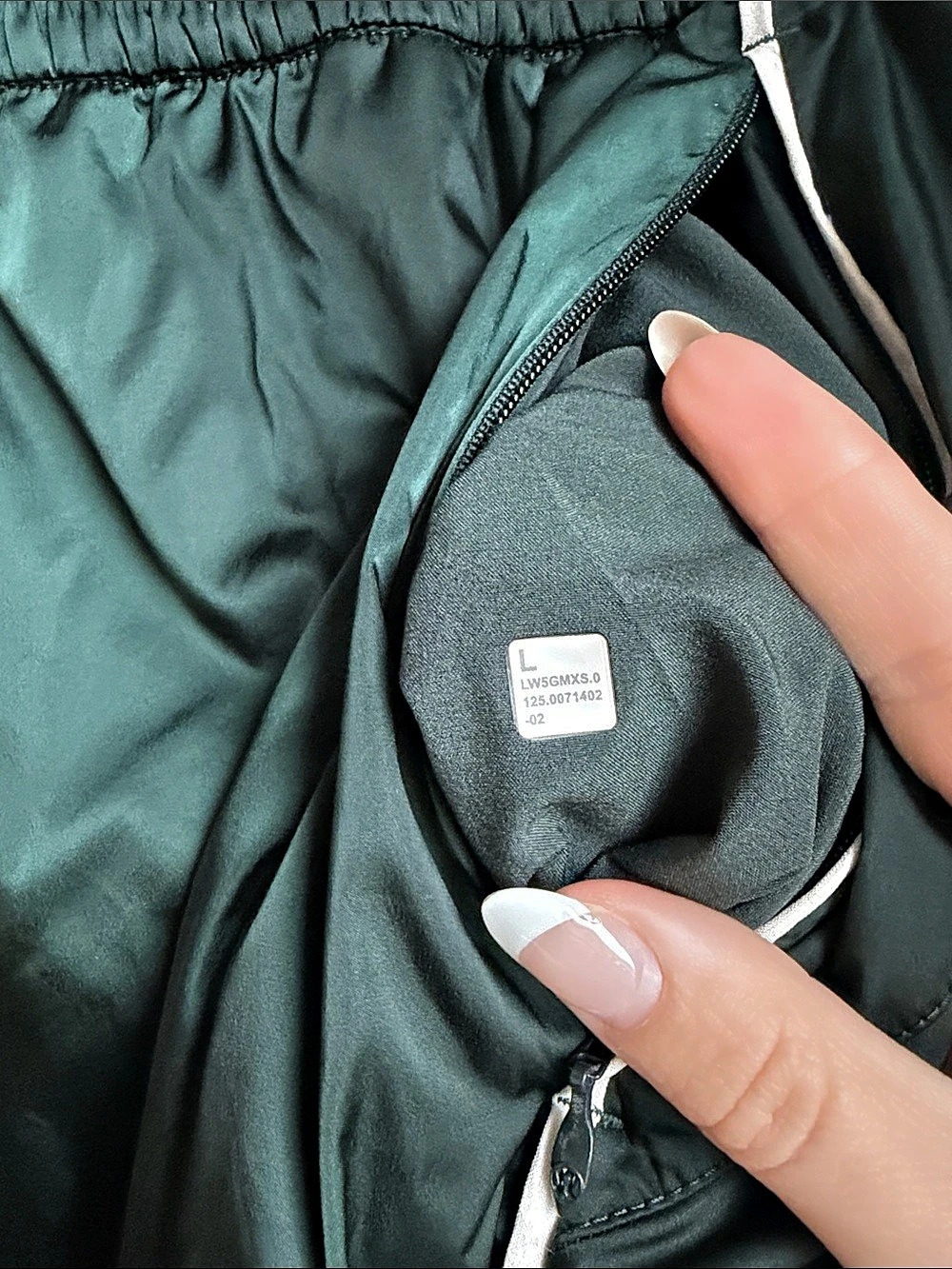 *Rare*Lululemon Stretch Satin Nylon Mid-Rise Pant
Rainforest Green / Light Ivory - Picture 4 of 9